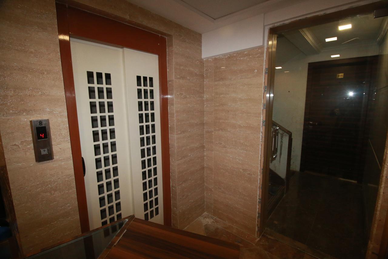 Hotel Alfa International Near Nanavati Hospital Mumbai Near Airport Mumbai Near Juhu Beach Exterior foto